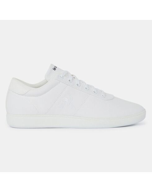 Baskets Court One blanches